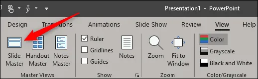 Opcja Slide Master w grupie Master Views