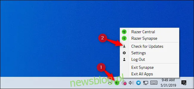 Razer sprawdza dostępność aktualizacji w obszarze powiadomień