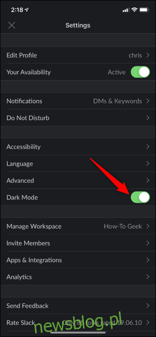Opcja włączenia trybu ciemnego w Slacku na iPhonie