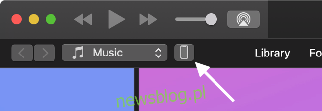 Kliknij ikonę urządzenia w prawym górnym rogu w iTunes.