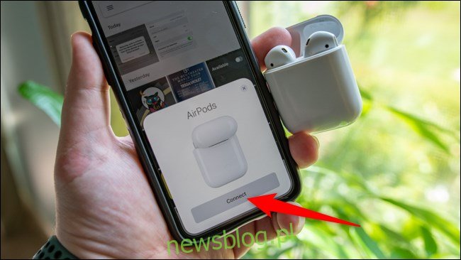 Edytowano przycisk Apple AirPods