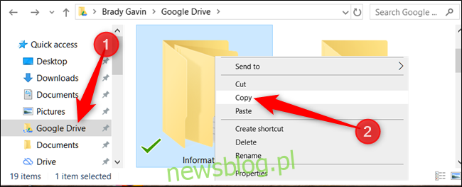 Kliknij prawym przyciskiem myszy folder, który chcesz skopiować, a następnie kliknij 