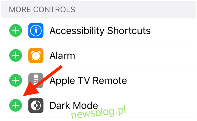 Stuknij przycisk Plus obok Dark Mode, aby dodać sterowanie w Control Center