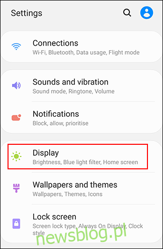 W menu ustawień Androida dotknij Wyświetl