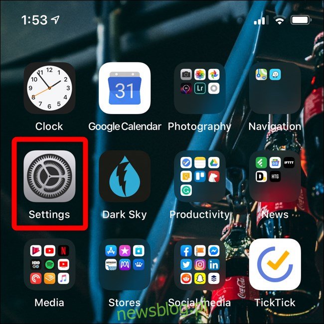 Ikona aplikacji Ustawienia na ekranie głównym iPhone'a.