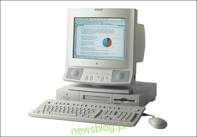 Apple Power Macintosh 6100.