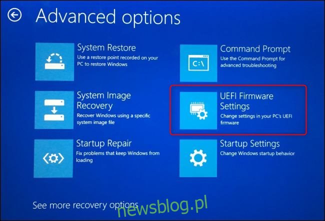 Opcja UEFI FIrmware Settings na ekranie zaawansowanych opcji rozruchu systemu Windows 10.