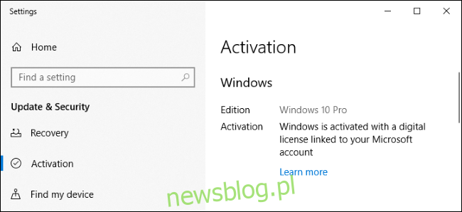 Ekran ustawień systemu Windows 10 pokazujący, że został aktywowany za pomocą licencji cyfrowej.