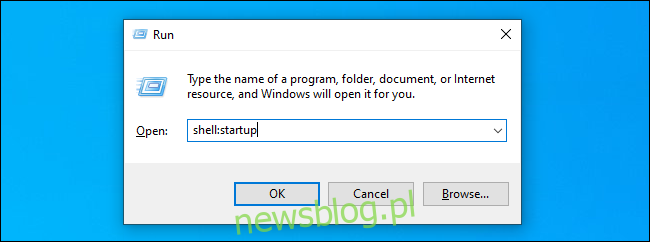 Otwieranie folderu Autostart w systemie Windows 10.
